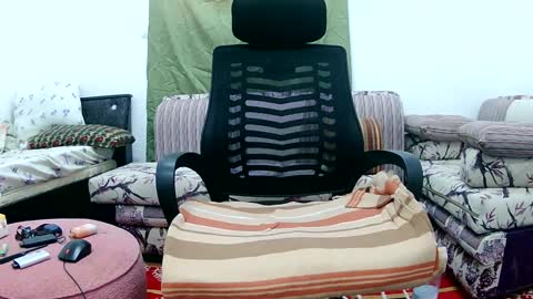 Snapshot of badboixx chatting on 12/15/24, 02:05 badboixx online show from 12/15/24, 02:05