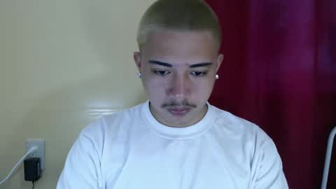 Snapshot of badboy_hanns chatting on 12/16/24, 07:15 HANNS online show from 12/16/24, 07:15