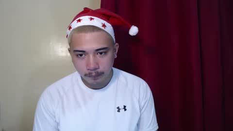 Snapshot of badboy_hanns chatting on 12/19/24, 11:50 HANNS online show from 12/19/24, 11:50