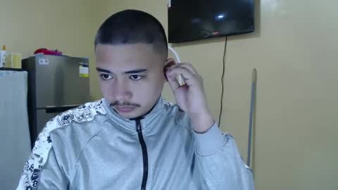 Snapshot of badboy_hanns chatting on 01/15/25, 03:33 HANNS online show from 01/15/25, 03:33