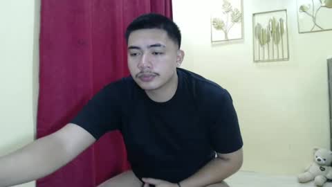 Snapshot of badboy_hanns chatting on 02/15/25, 04:12 HANNS online show from 02/15/25, 04:12