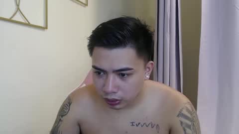 Snapshot of badboy_hanns chatting on 10/25/25, 05:59 HANNS online show from 10/25/25, 05:59