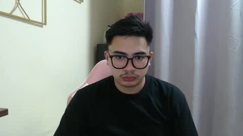 Snapshot of badboy_hanns chatting on 11/15/25, 06:48 HANNS online show from 11/15/25, 06:48