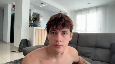 Snapshot of badboy_one chatting on 06/01/26, 01:35 jhojan online show from 06/01/26, 01:35