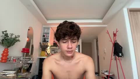 Snapshot of badboy_one chatting on 06/29/26, 02:50 jhojan online show from 06/29/26, 02:50