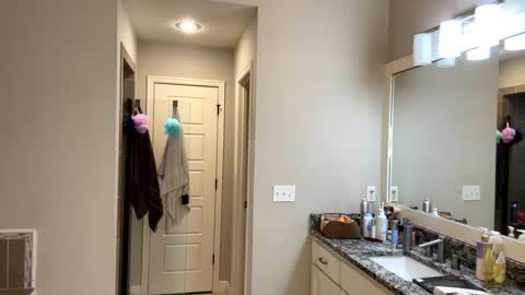 Snapshot of badboyson65 chatting on 12/15/24, 06:18 HotWifeFun32 online show from 12/15/24, 06:18