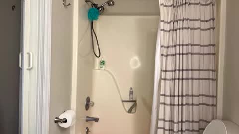 Snapshot of badboyson65 chatting on 02/01/25, 06:10 HotWifeFun32 online show from 02/01/25, 06:10