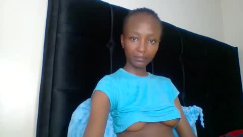 baddie_bunnie online show from 11/30/25, 04:27