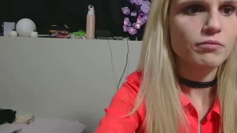 Snapshot of baddiebrandy chatting on 11/18/25, 02:10 brandy online show from 11/18/25, 02:10