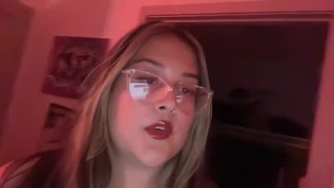 Snapshot of baddiemaddiee69 chatting on 11/30/25, 02:37 baddiemaddiee69 online show from 11/30/25, 02:37