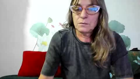 Snapshot of badgg chatting on 10/13/25, 03:45 Gina online show from 10/13/25, 03:45