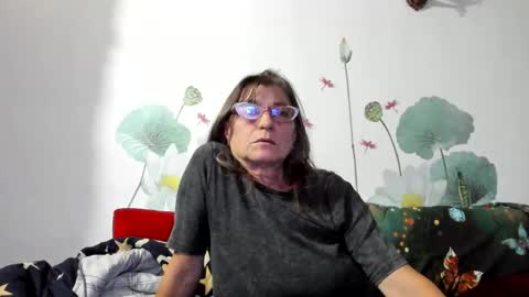 Snapshot of badgg chatting on 10/14/25, 03:46 Gina online show from 10/14/25, 03:46