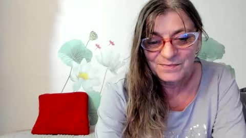 Snapshot of badgg chatting on 01/14/26, 02:12 Gina online show from 01/14/26, 02:12