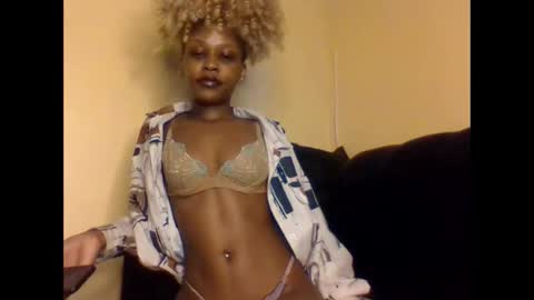 Lily. online show from 12/15/25, 04:28