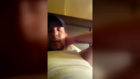 Snapshot of badland2017 chatting on 06/12/26, 02:10 badland2017 online show from 06/12/26, 02:10