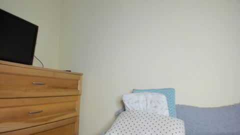 Name online show from 02/19/25, 02:23