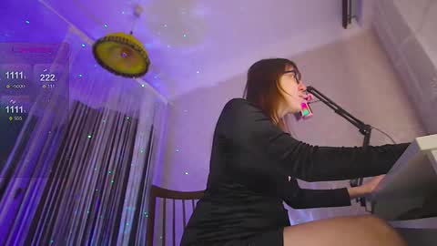 Snapshot of badwebcamgirl chatting on 01/11/25, 05:10 engely online show from 01/11/25, 05:10