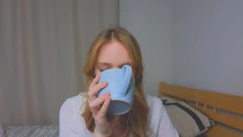 Kate online show from 04/28/26, 04:23