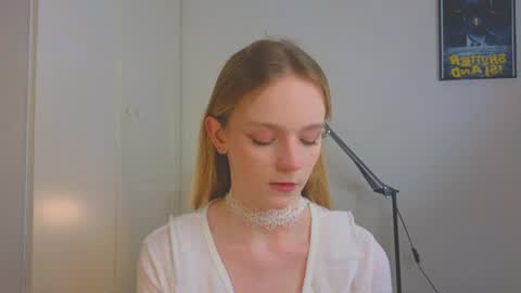 Snapshot of baeyoda chatting on 07/01/26, 04:07 Kate online show from 07/01/26, 04:07