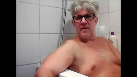 Snapshot of baggelina75 chatting on 01/14/25, 07:21 baggelina75 online show from 01/14/25, 07:21