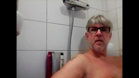 Snapshot of baggelina75 chatting on 01/20/25, 06:10 baggelina75 online show from 01/20/25, 06:10