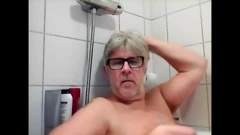 Snapshot of baggelina75 chatting on 02/13/25, 07:21 baggelina75 online show from 02/13/25, 07:21