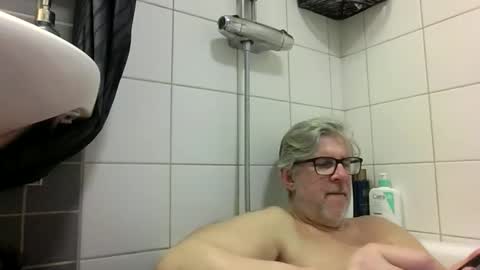 Snapshot of baggelina75 chatting on 04/01/26, 06:49 baggelina75 online show from 04/01/26, 06:49