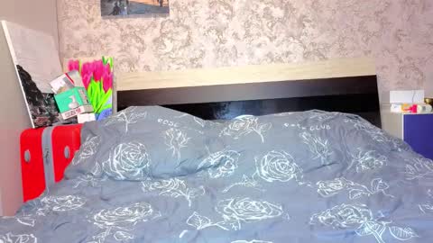 holly online show from 03/25/26, 03:40