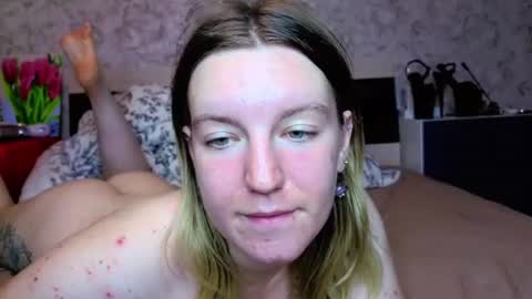 Snapshot of baiambel_mi chatting on 06/18/26, 03:38 holly online show from 06/18/26, 03:38