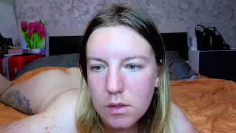 Snapshot of baiambel_mi chatting on 07/08/26, 03:38 holly online show from 07/08/26, 03:38