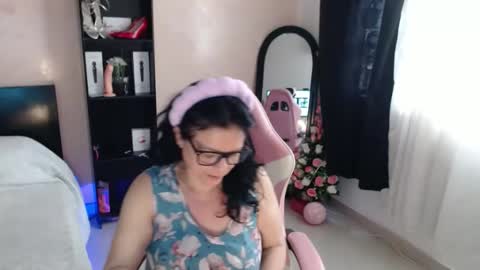 sandra online show from 02/17/25, 01:10