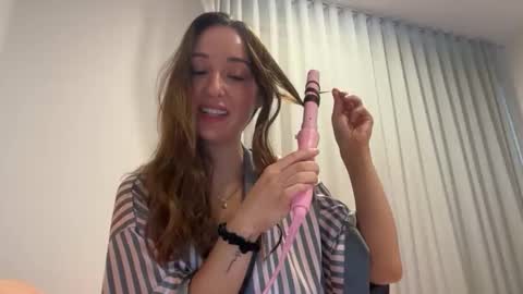 Snapshot of baileyrosee chatting on 03/22/26, 10:57 baileyrosee online show from 03/22/26, 10:57