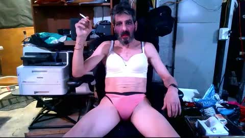 Snapshot of balddickstroking chatting on 12/16/25, 02:22 balddickstroking online show from 12/16/25, 02:22