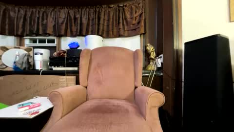 Snapshot of balddickstroking chatting on 01/07/26, 02:03 balddickstroking online show from 01/07/26, 02:03