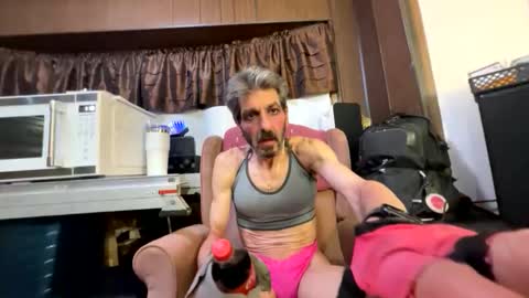 Snapshot of balddickstroking chatting on 01/11/26, 06:18 balddickstroking online show from 01/11/26, 06:18