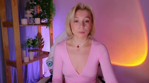 Elly online show from 04/17/26, 10:51