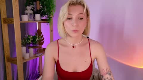 Elly online show from 04/19/26, 09:52