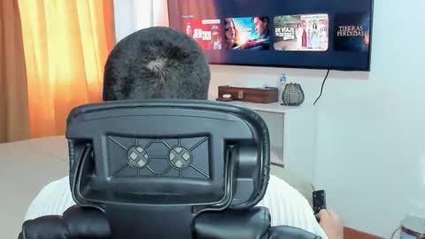 Andres -  online show from 10/06/25, 01:19