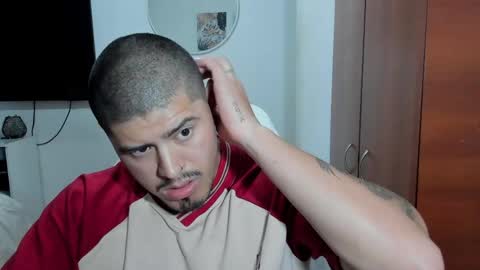 Snapshot of baltazardupont chatting on 05/05/26, 09:39 Andres - online show from 05/05/26, 09:39