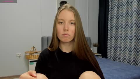 Kira online show from 12/09/24, 02:45