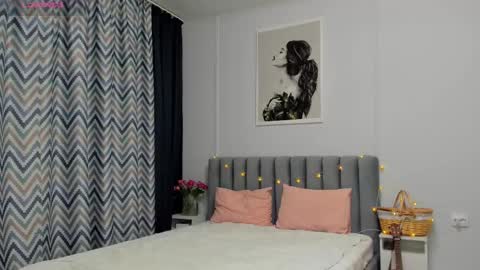 Kira online show from 03/10/25, 11:38