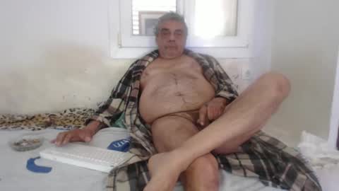 Snapshot of bambino6060 chatting on 01/27/25, 01:30 bambino6060 online show from 01/27/25, 01:30