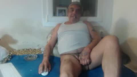 Snapshot of bambino6060 chatting on 11/12/25, 09:47 bambino6060 online show from 11/12/25, 09:47