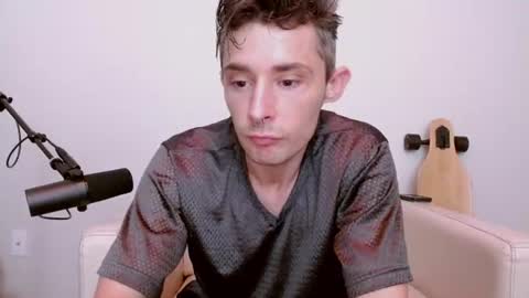 Snapshot of bananacurvesleft chatting on 06/20/26, 04:48 bananacurvesleft online show from 06/20/26, 04:48