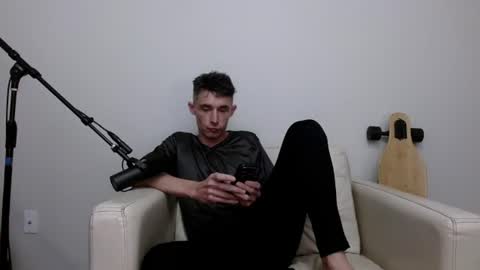 Snapshot of bananacurvesleft chatting on 06/24/26, 03:38 bananacurvesleft online show from 06/24/26, 03:38