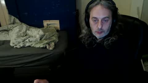 Snapshot of bangintoleather chatting on 05/18/26, 02:07 bangintoleather online show from 05/18/26, 02:07