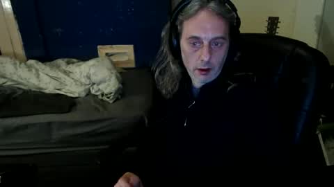 Snapshot of bangintoleather chatting on 05/22/26, 02:19 bangintoleather online show from 05/22/26, 02:19