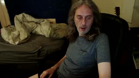 Snapshot of bangintoleather chatting on 05/26/26, 02:07 bangintoleather online show from 05/26/26, 02:07