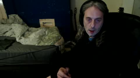 Snapshot of bangintoleather chatting on 06/14/26, 02:20 bangintoleather online show from 06/14/26, 02:20