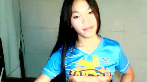 Snapshot of baninay810654 chatting on 05/17/26, 09:00 baninay810654 online show from 05/17/26, 09:00